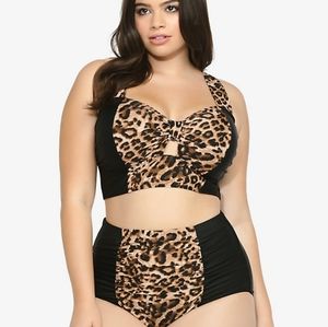 Torrid Plus Size Leopard Print Bikini Top
Size 2
